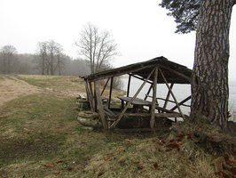 Место отдыха на берегу озера Нища, рядом с поселком Бояриново